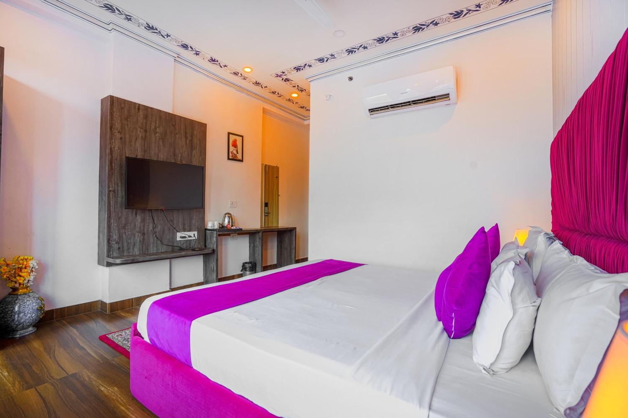 Pax Hotel Grand Blue 3 Min Walk From Udaipur City Railway Station Exterior photo