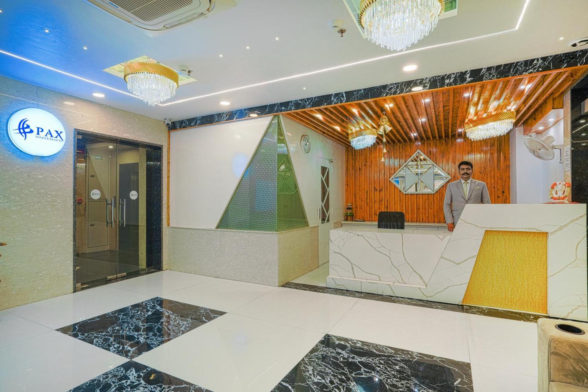 Pax Hotel Grand Blue 3 Min Walk From Udaipur City Railway Station Exterior photo