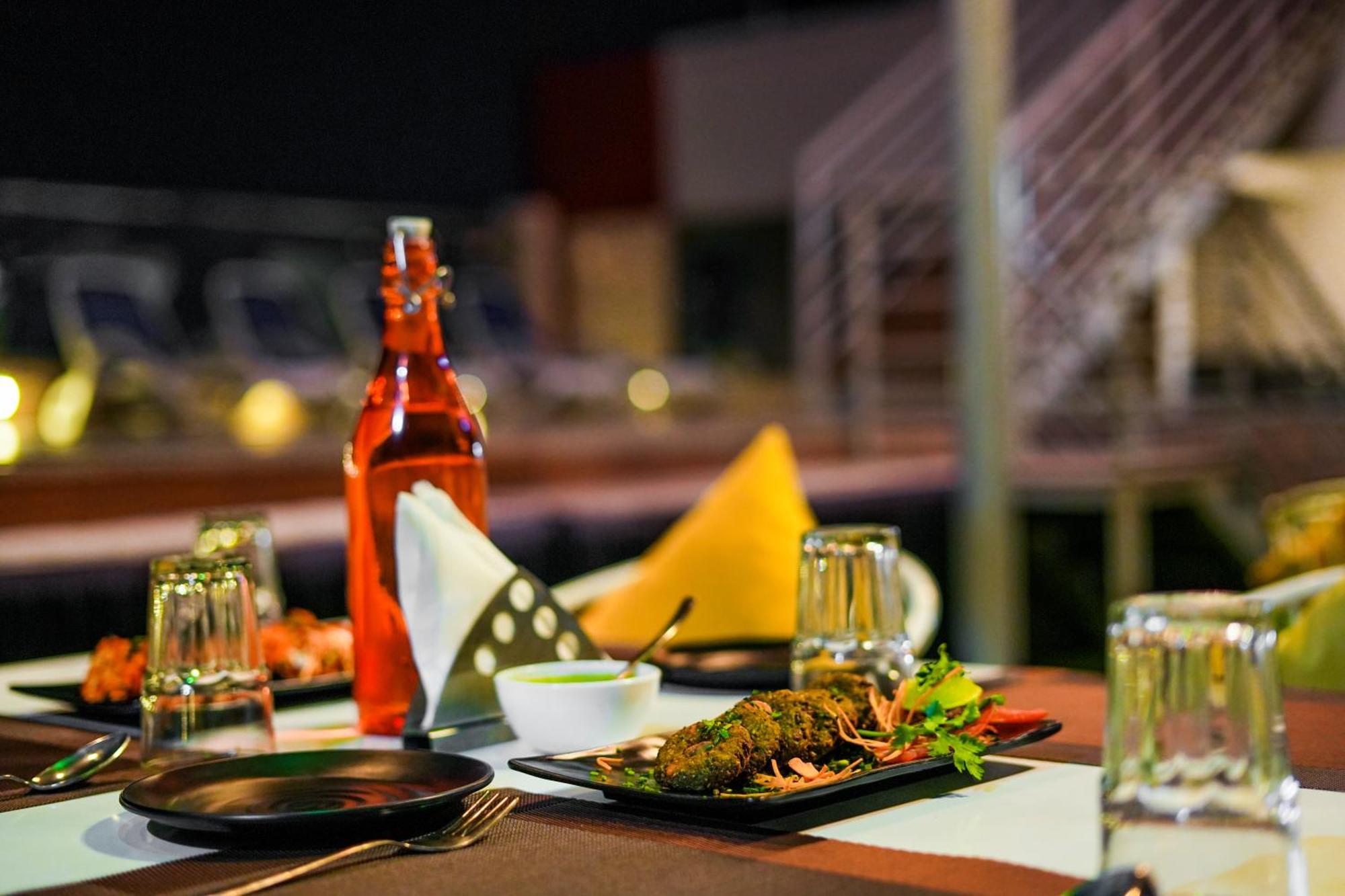 Pax Hotel Grand Blue 3 Min Walk From Udaipur City Railway Station Exterior photo