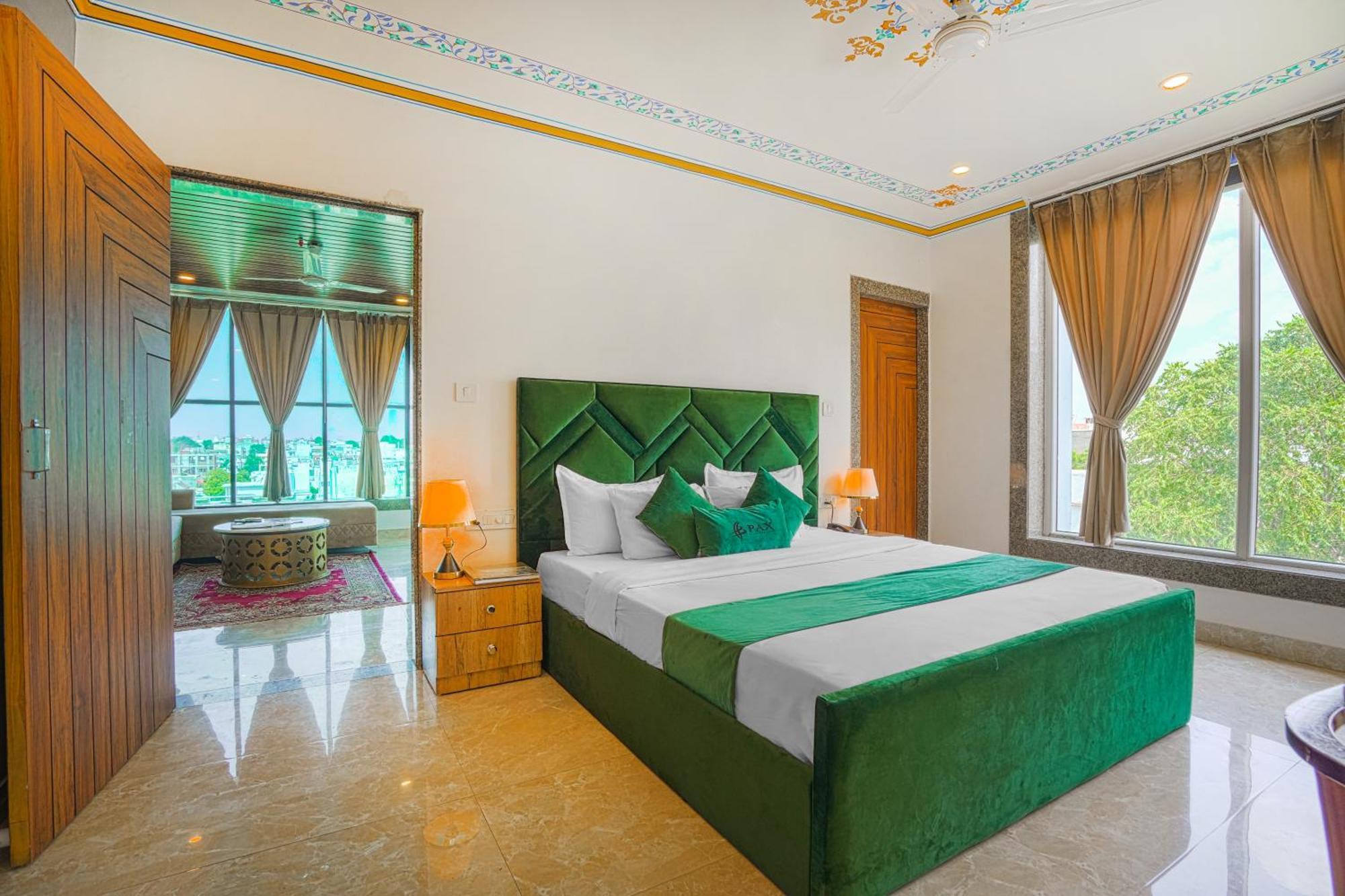 Pax Hotel Grand Blue 3 Min Walk From Udaipur City Railway Station Exterior photo