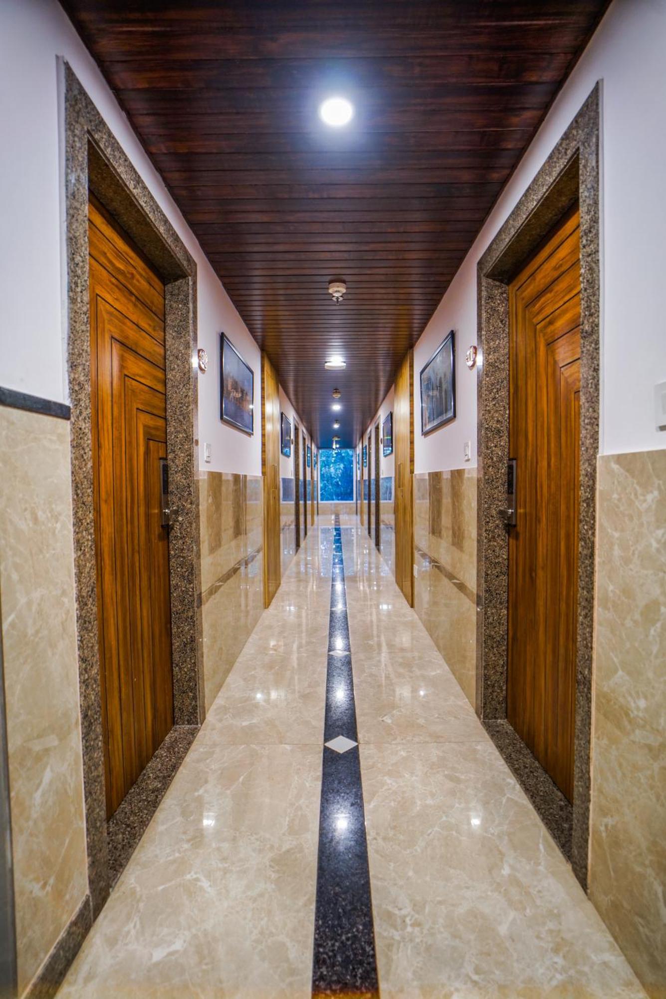 Pax Hotel Grand Blue 3 Min Walk From Udaipur City Railway Station Exterior photo